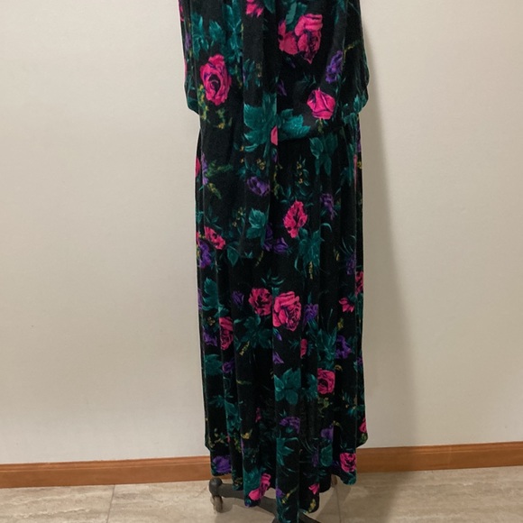 Vintage Dress - Picture 5 of 8